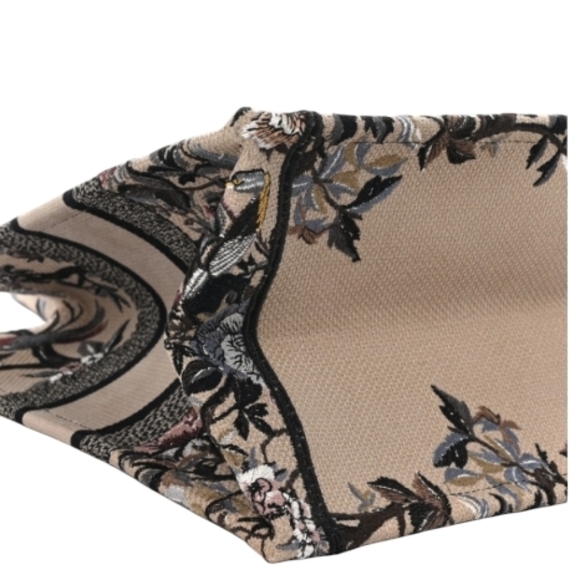 *RARE*Limited Edition Rare DIOR Embroidered Medium Book Tote - Like New! - Picture 8 of 9